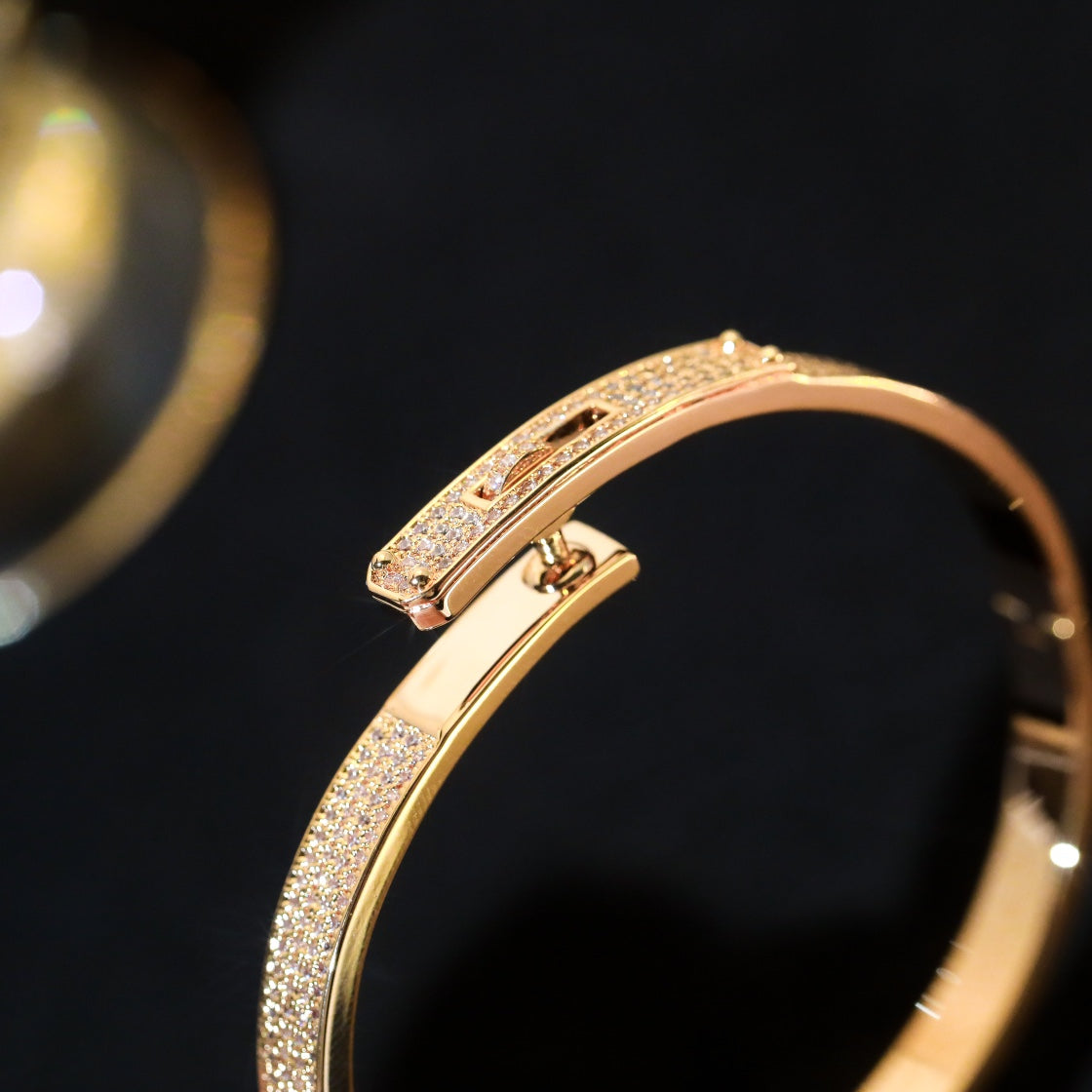 ??MIRA?¡¥KELLY BRACELET DIAMOND PAVED