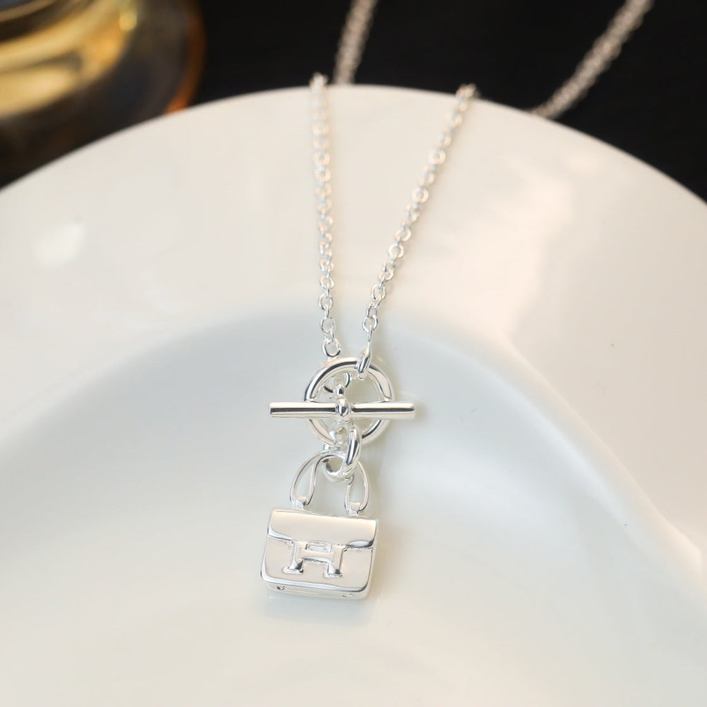 ??MIRA?¡¥POP H PEDANT SILVER NECKLACE