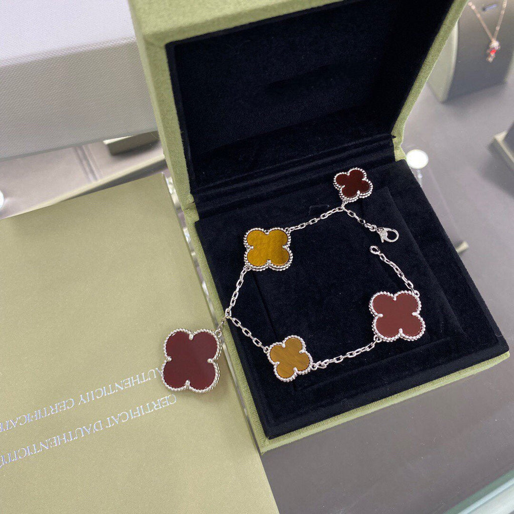 ??MIRA?¡¥CLOVER 5 MOTIFS SIVLER CARNELIAN TIGER EYE BRACELET