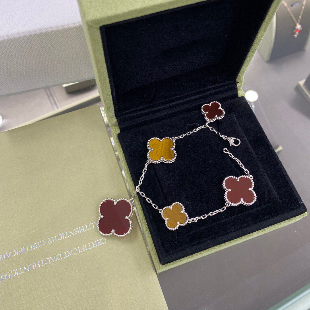 ??MIRA?¡¥CLOVER 5 MOTIFS SIVLER CARNELIAN TIGER EYE BRACELET