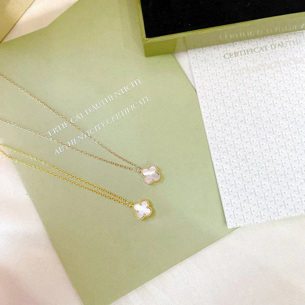 ??MIRA?¡¥CLOVER MINI 9.5MM WHITE MOTHER-OF-PEARL NECKLACE