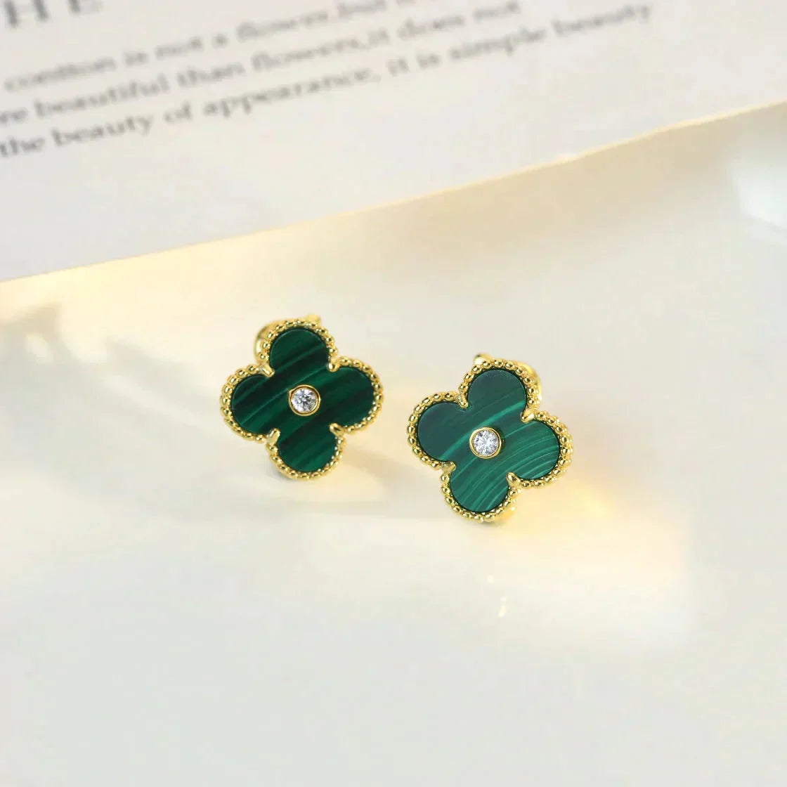 ??MIRA?¡¥CLOVER MEDIUM 1 MOTIFS MALACHITE DIAMOND EARRINGS