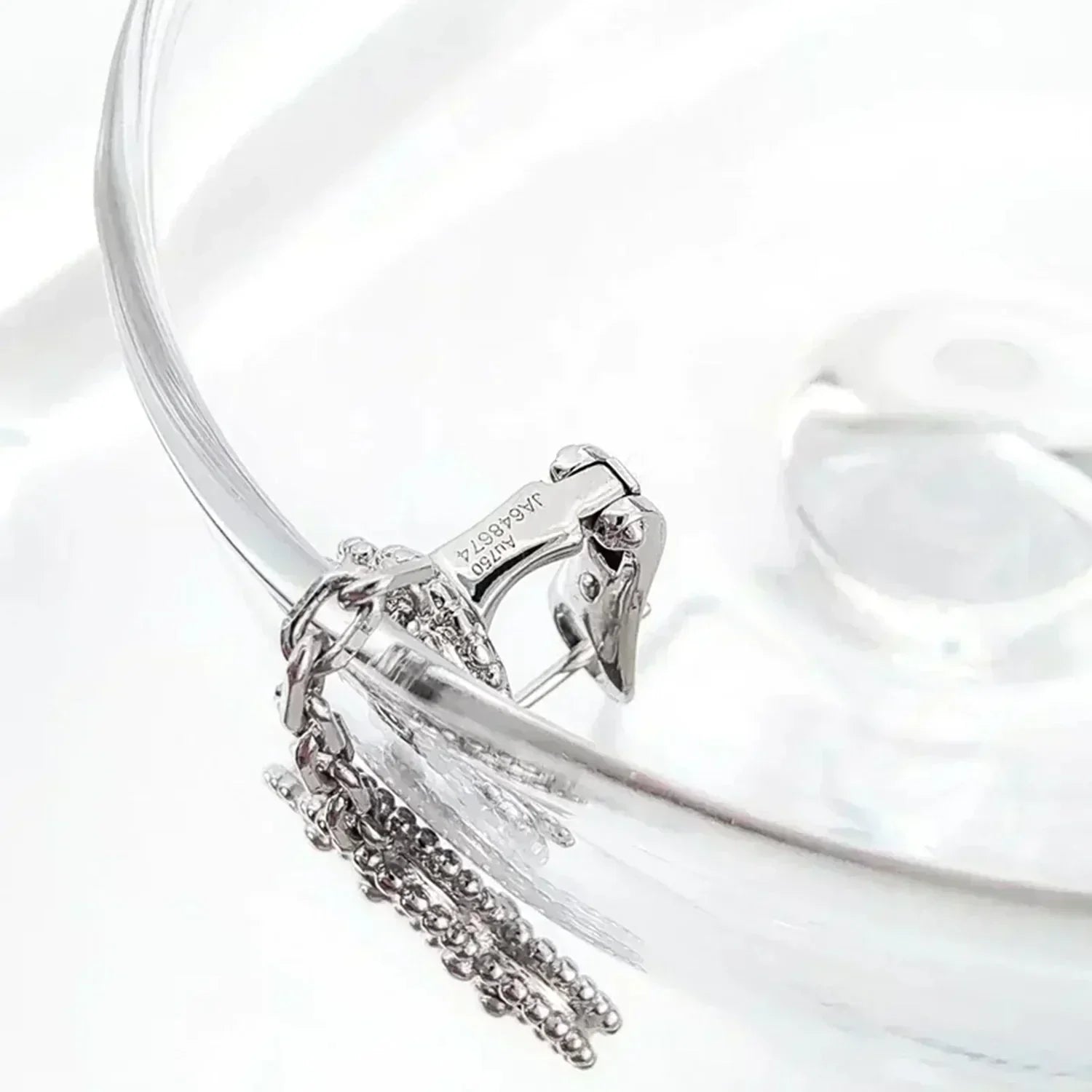 ??MIRA?¡¥CLOVER 2 MOTIFS  DIAMOND ONYX EARRINGS SILVER