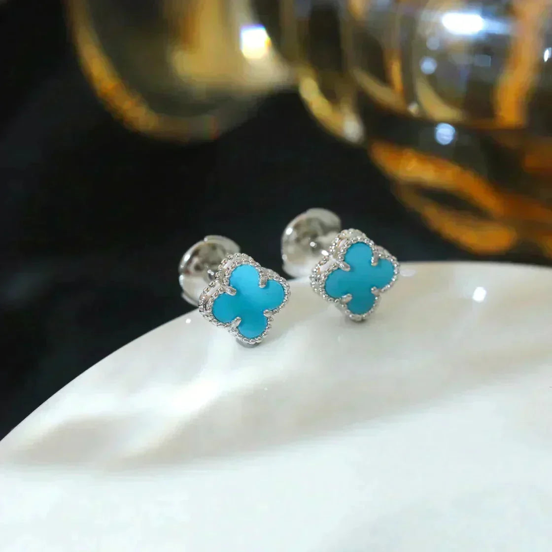 ??MIRA?¡¥CLOVER MINI 9.5MM ONYX STUD EARRINGS SILVER