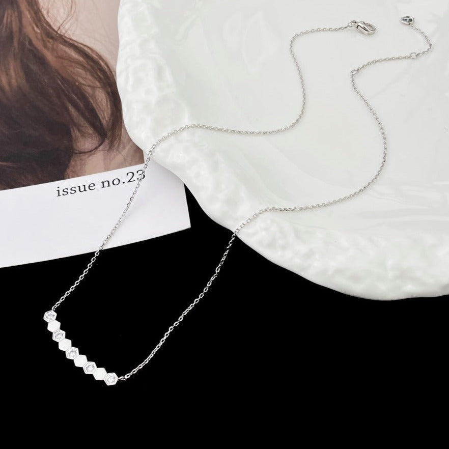 ??MIRA?¡¥BEE MY LOVE DIAMOND NECKLACE