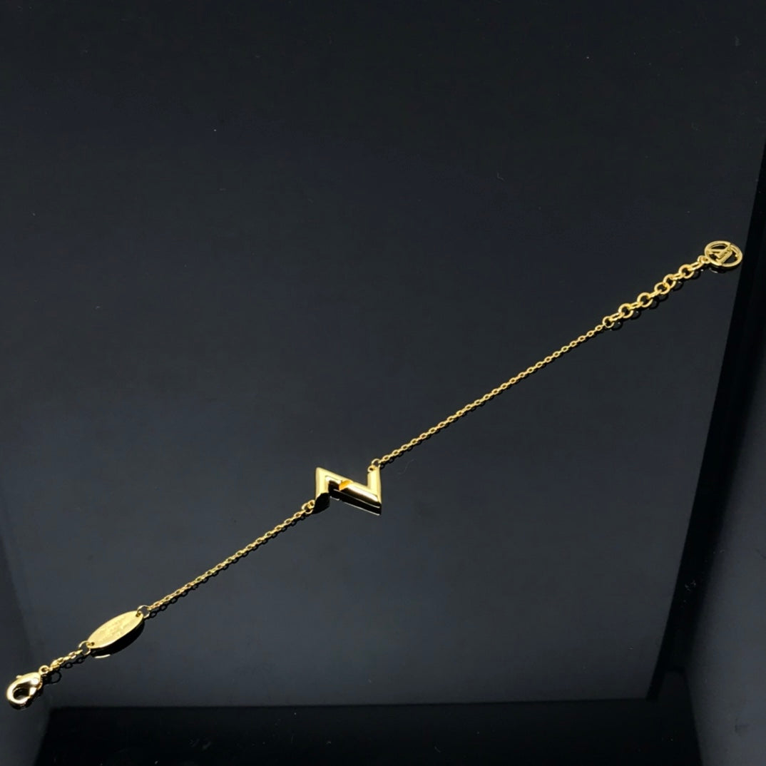 ??MIRA?¡¥VOLT LV LOGO BRACELET