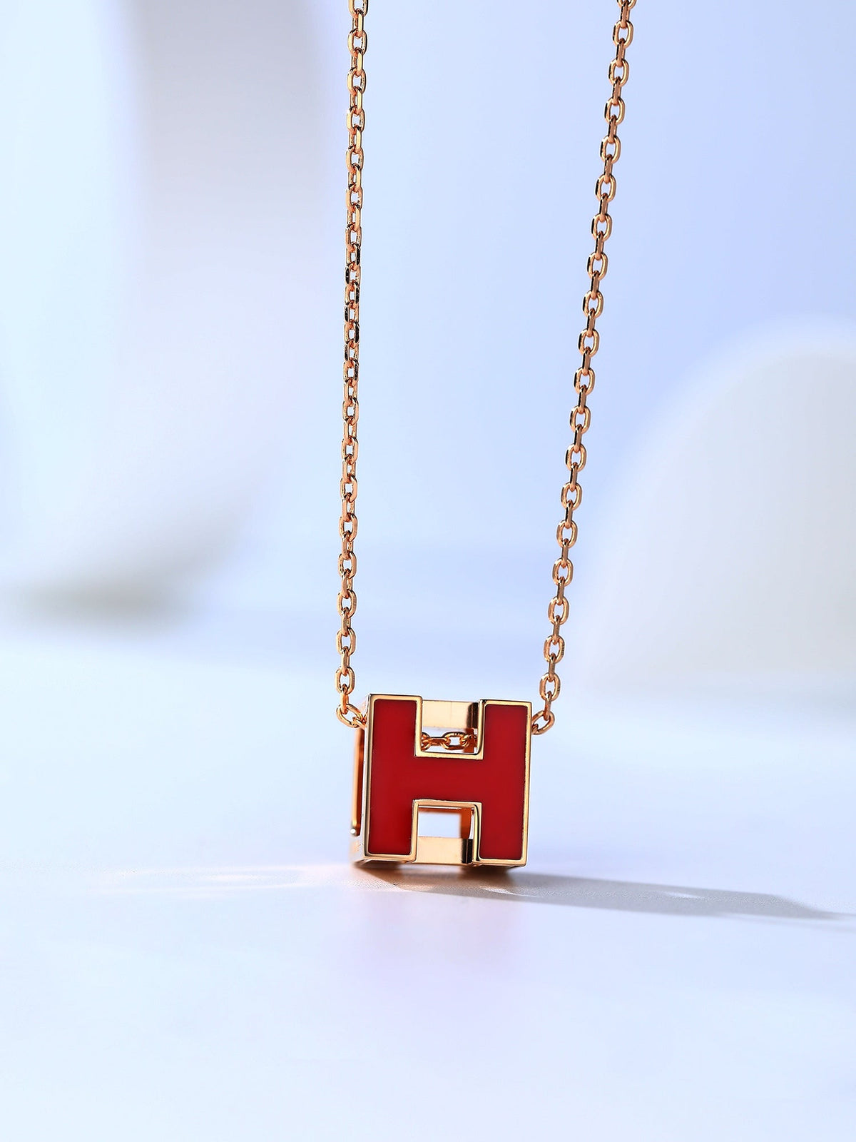 ??MIRA?¡¥H CAGE PINK GOLD NECKLACE