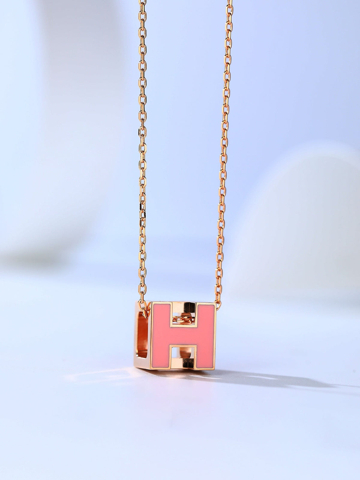 ??MIRA?¡¥H CAGE PINK GOLD NECKLACE
