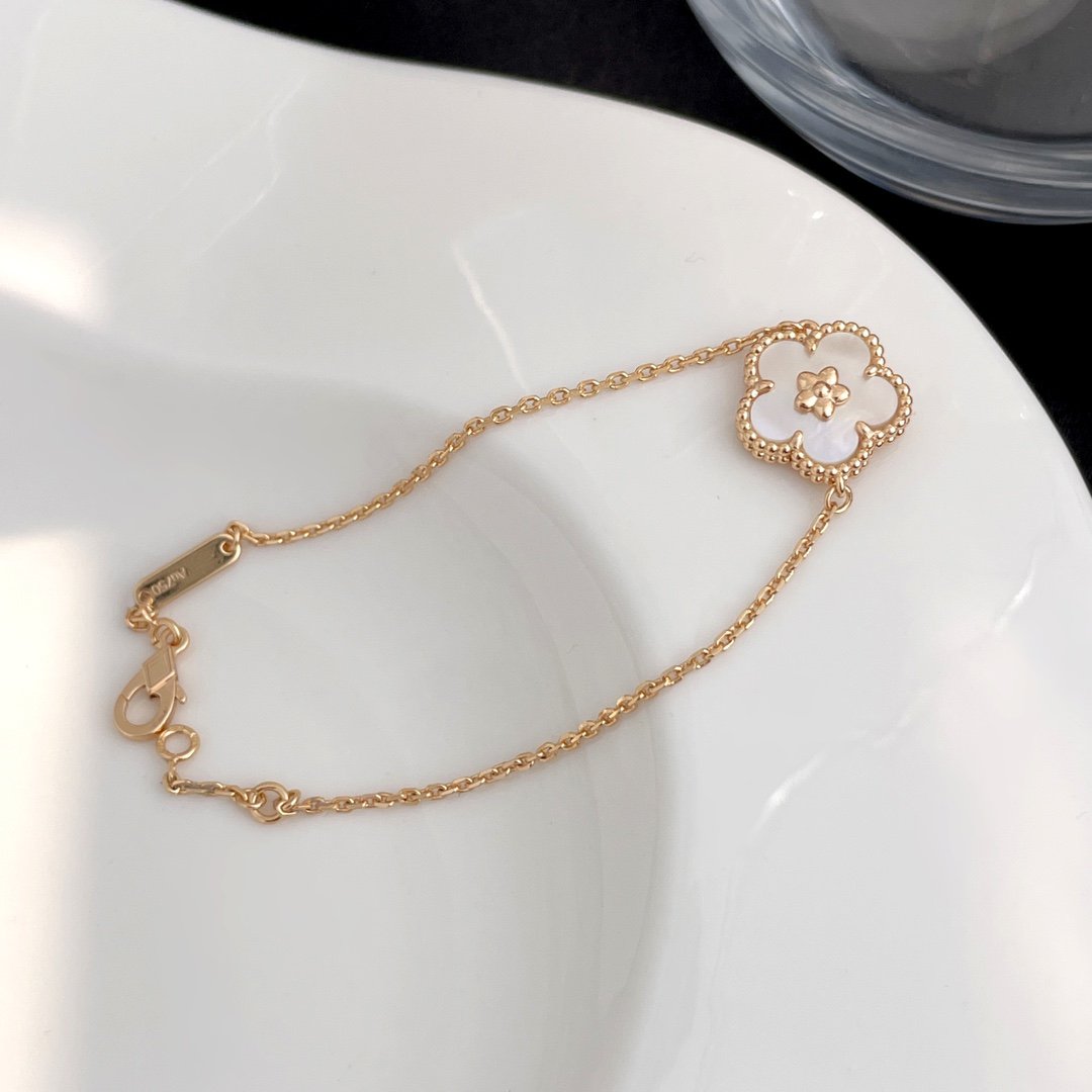 ??MIRA?¡¥LUCKY SPRING ROSE GOLD MOP BRACELET