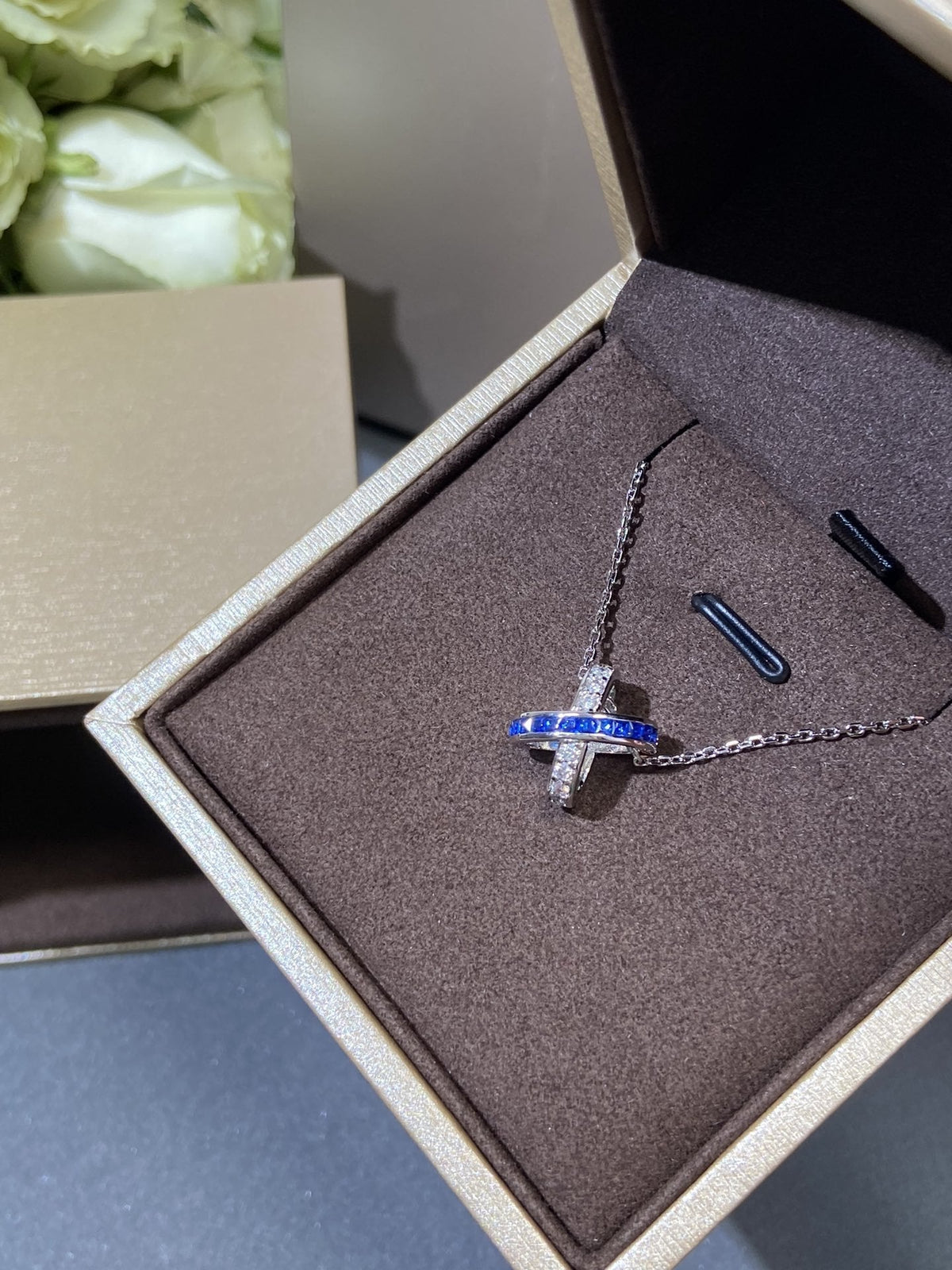 ??MIRA?¡¥LIENS DIAMOND SILVER NECKLACE