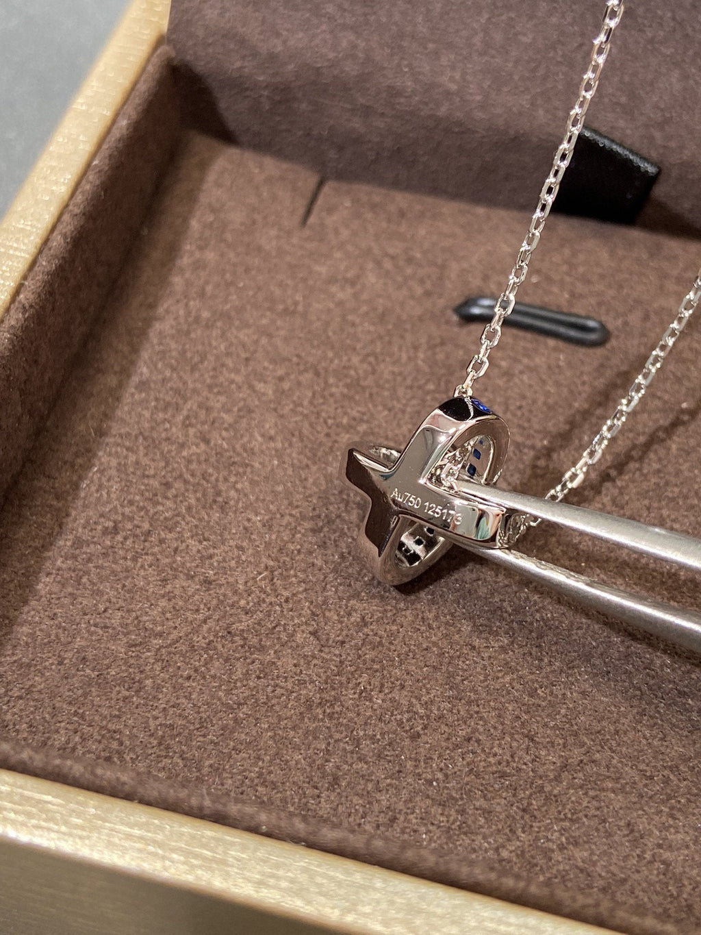 ??MIRA?¡¥LIENS DIAMOND SILVER NECKLACE