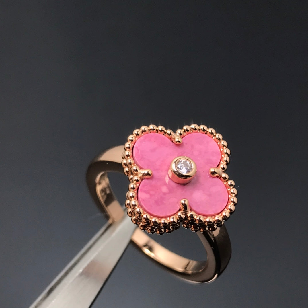 ??MIRA?¡¥CLOVER RHODONITE ROSE GOLD RING