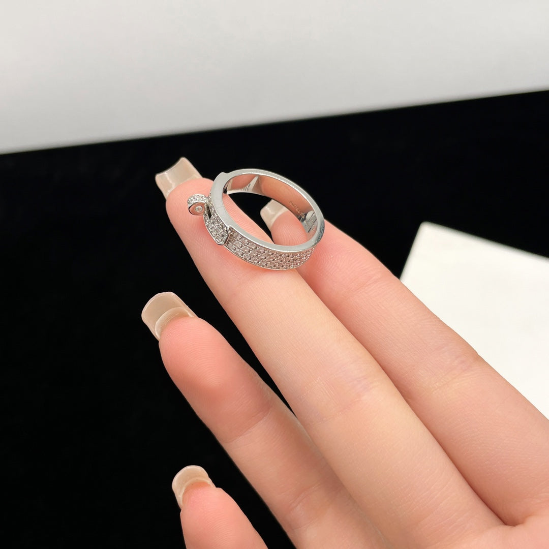 ??MIRA?¡¥KELLY SILVER DIAMOND RING