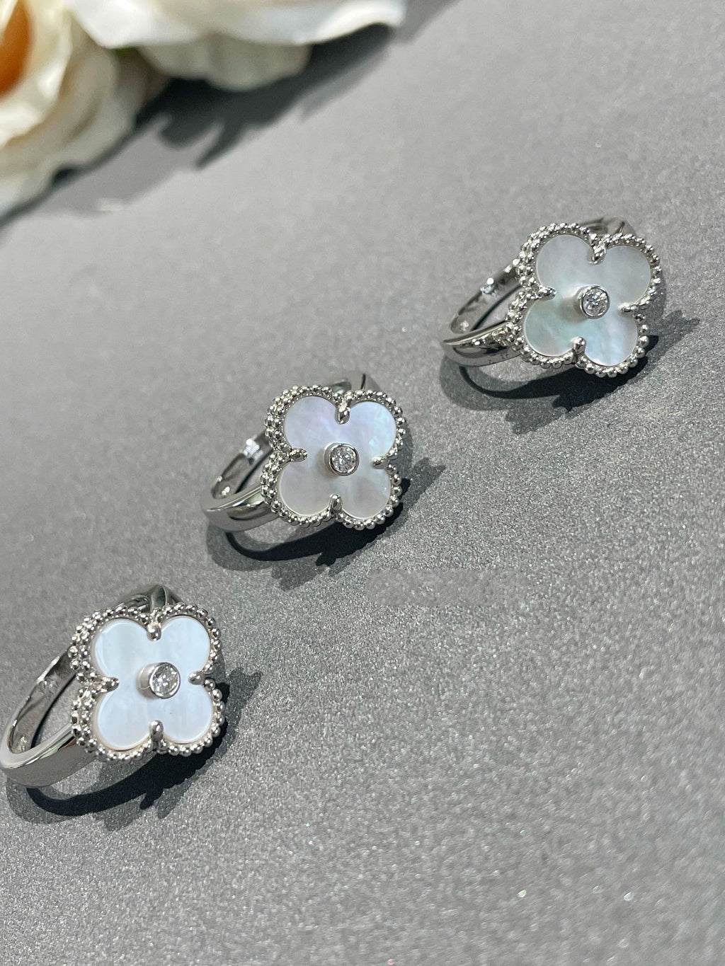 ??MIRA?¡¥CLOVER SILVER MOP DIAMOND RING