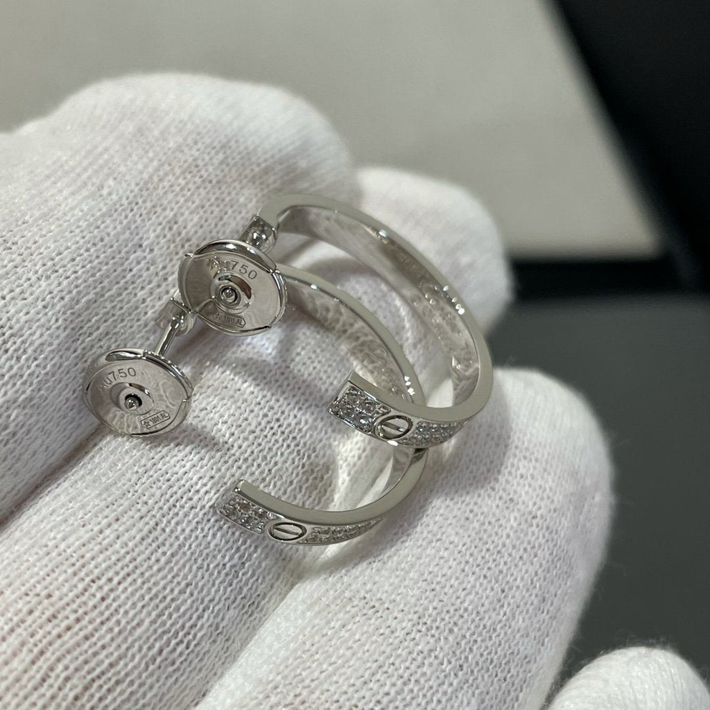 ??MIRA?¡¥LOVE DIAMOND SILVER HOOP EARRINGS