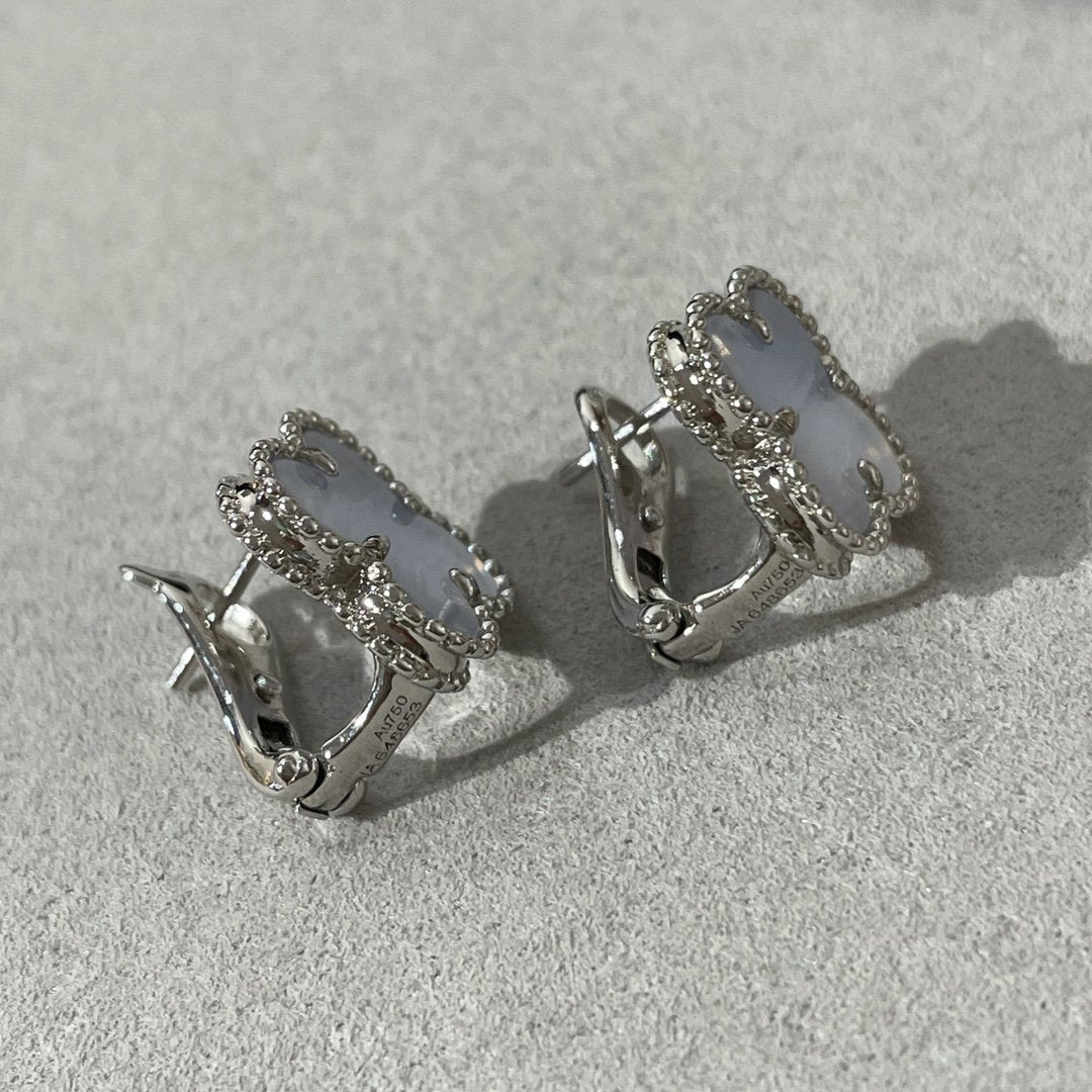 ??MIRA?¡¥CLOVER CHALCEDONY SILVER STUD EARRINGS