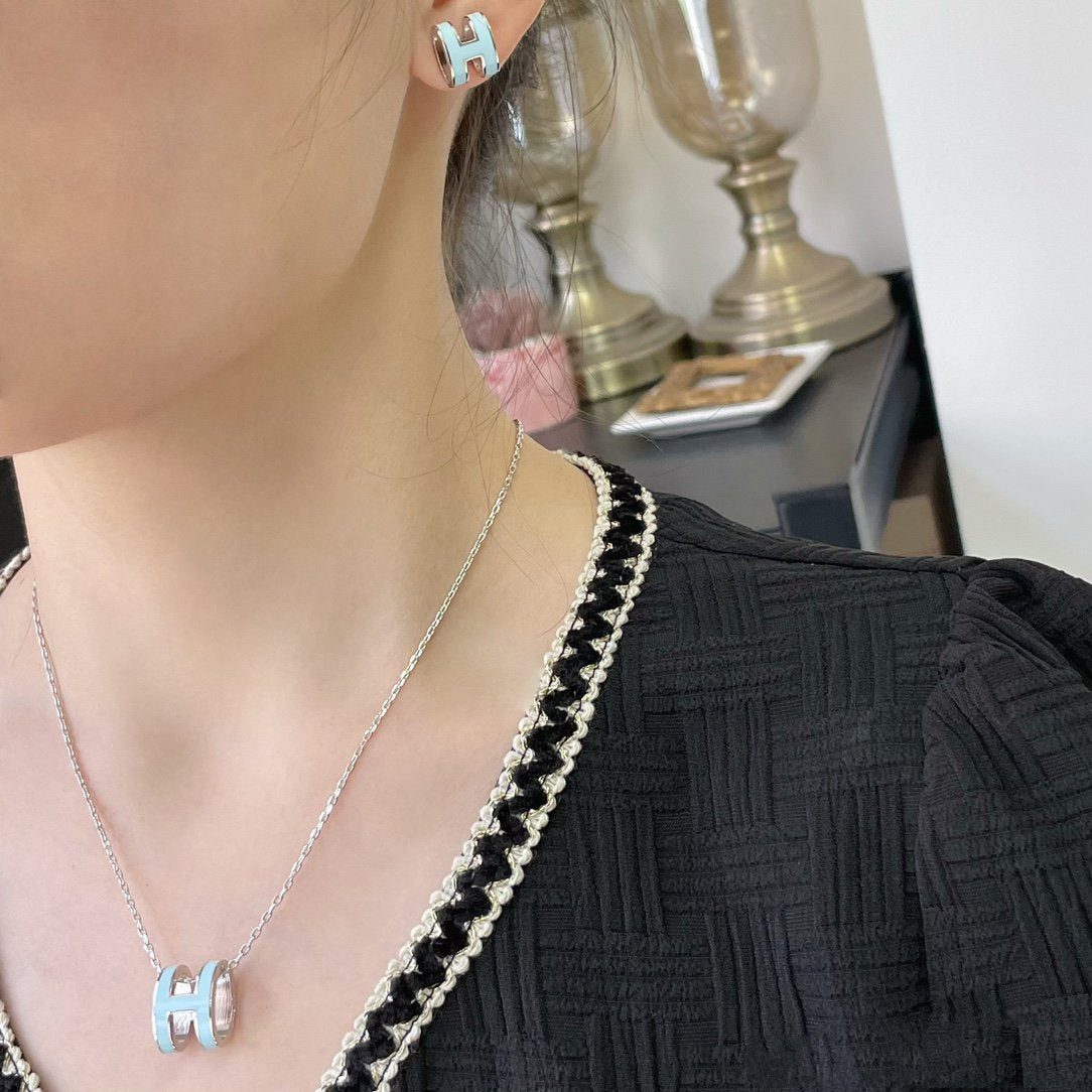 ??MIRA?¡¥POP H SKY BLUE NECKLACE