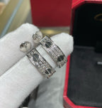 ??MIRA?¡¥LOVE CERAMIC DIAMOND PAVED SILVER EARRINGS