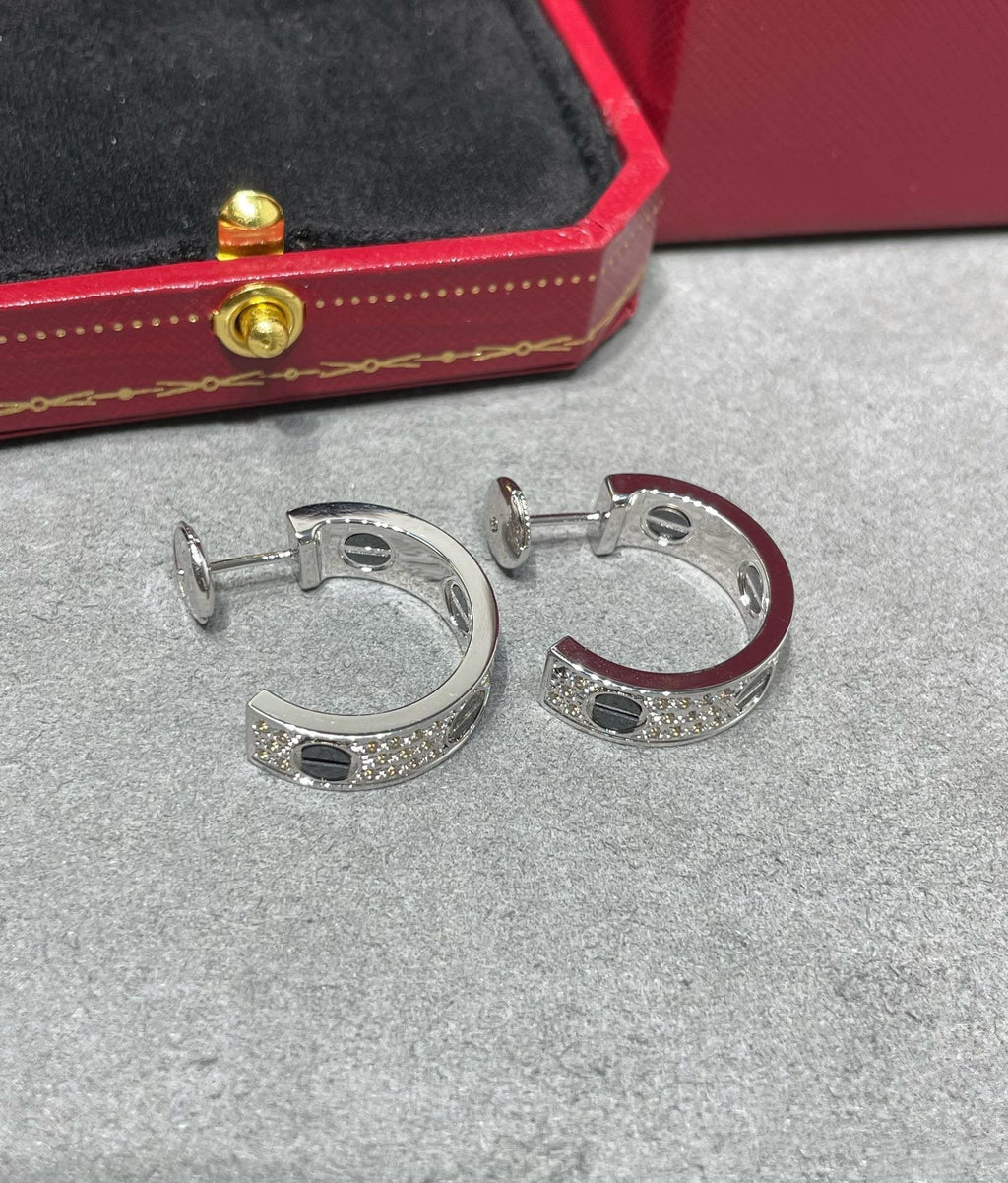 ??MIRA?¡¥LOVE CERAMIC DIAMOND PAVED SILVER EARRINGS
