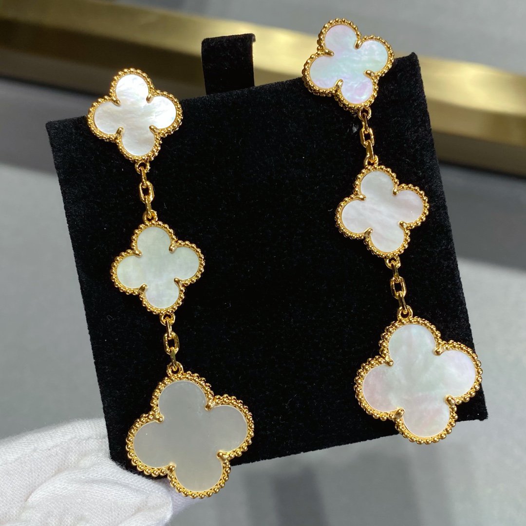 ??MIRA?¡¥CLOVER MOP 3 MOTIFS GOLD EARRINGS