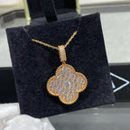 ??MIRA?¡¥CLOVER 25MM LARGE PEDANT DIAMOND PAVED LONG NECKLACE