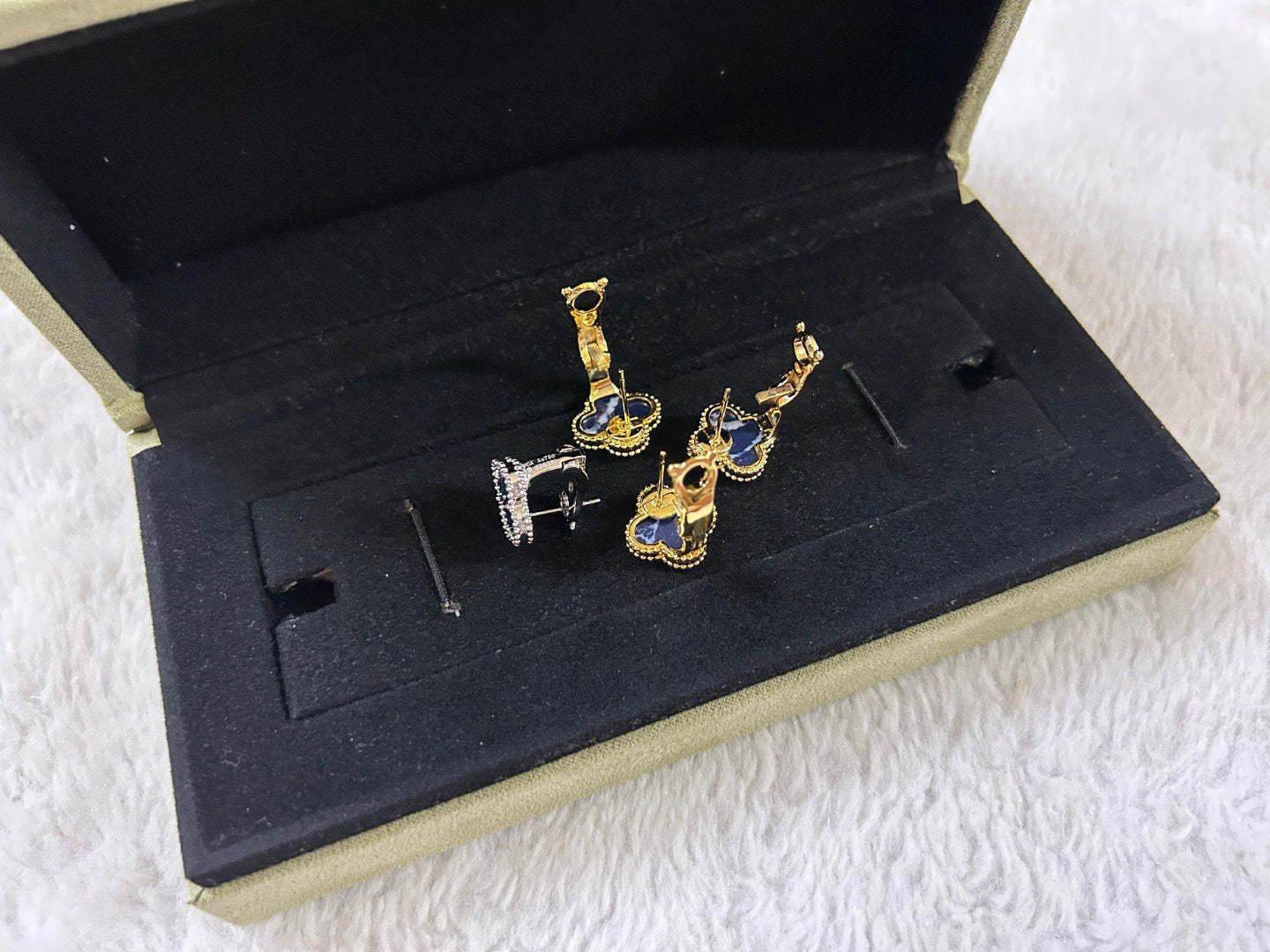 ??MIRA?¡¥CLOVER PIETERSITE MEDIUM STUD EARRINGS