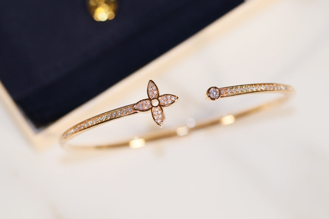 ??MIRA?¡¥IDYLLE GOLD OPEN BRACELET DIAMOND PAVED