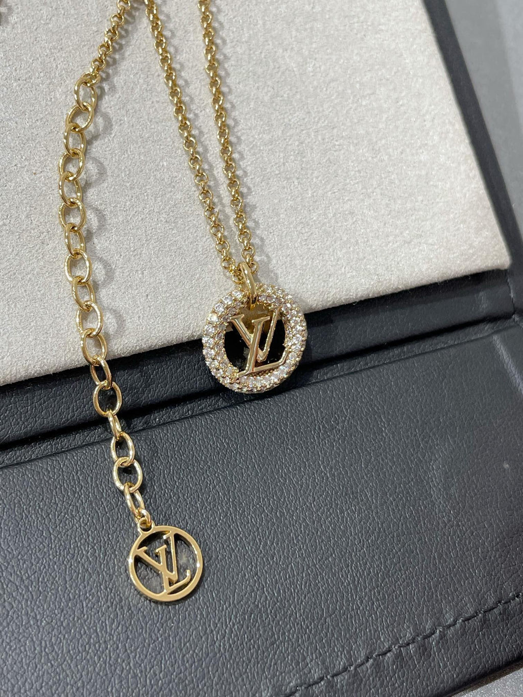 ??MIRA?¡¥BY NIGHT DIAMOND PAVED NECKLACE