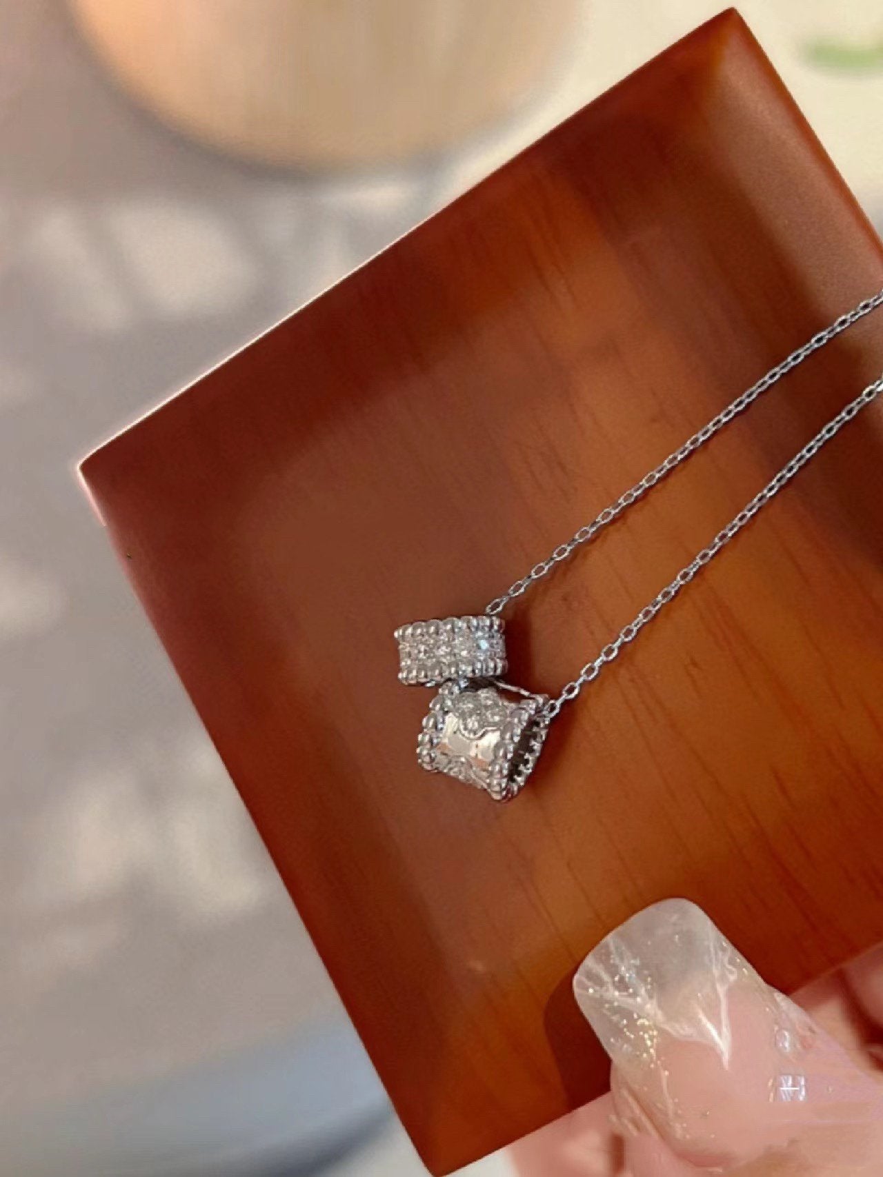 ??MIRA?¡¥PERLEE DOUBLE PENDANT SILVER DIAMOND NECKLACE