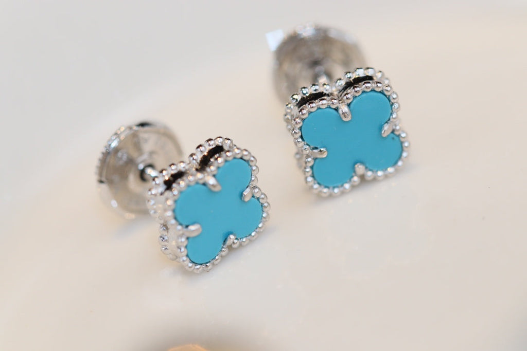 ??MIRA?¡¥CLOVER MINI TURQUOISE SILVER STUD EARRINGS