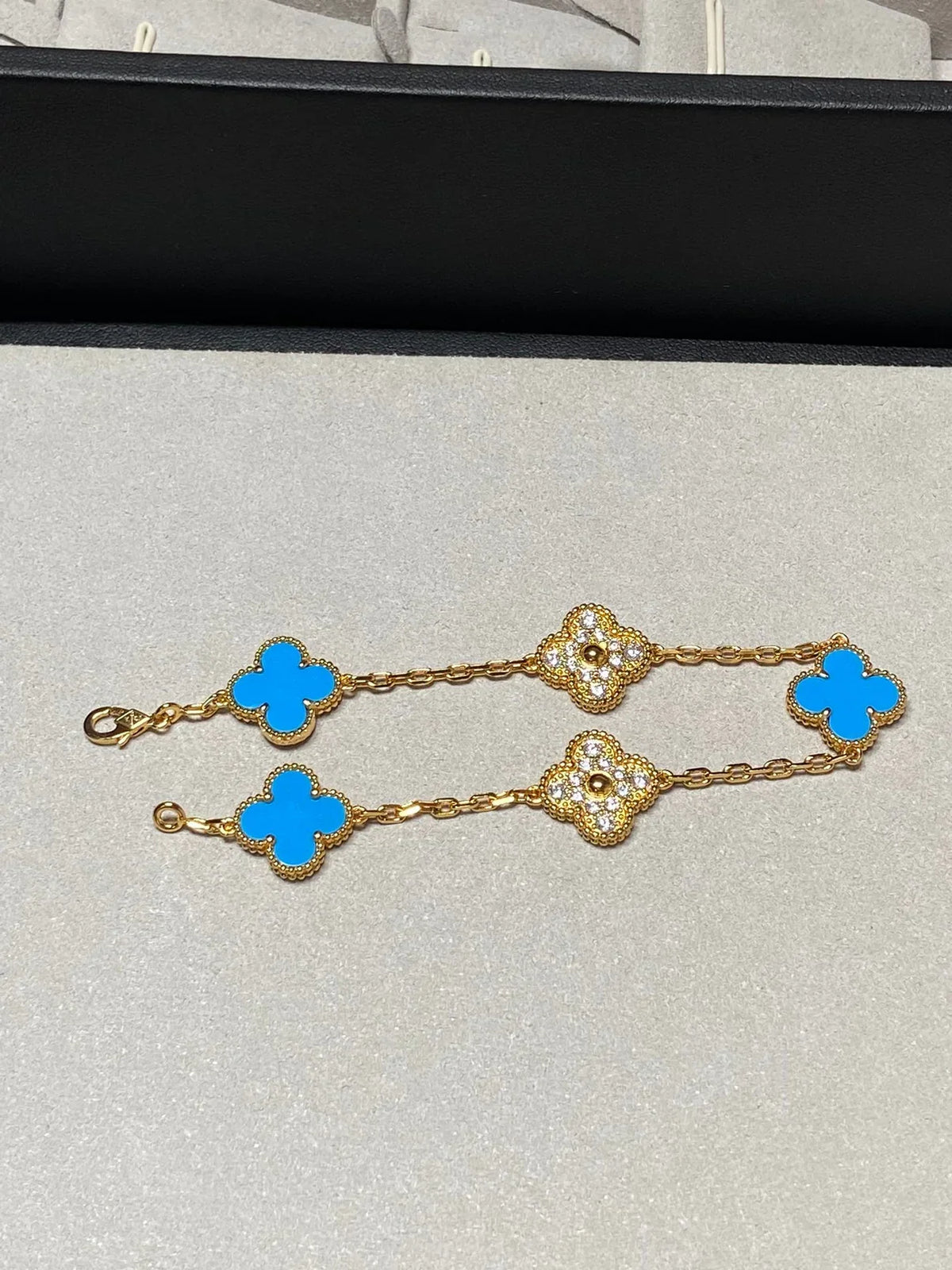 [MIRA]New CLOVER 5 MOTIF BLUE AGATE BRACELET COLLECTION