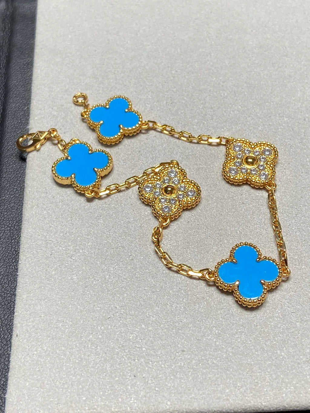 [MIRA]New CLOVER 5 MOTIF BLUE AGATE BRACELET COLLECTION