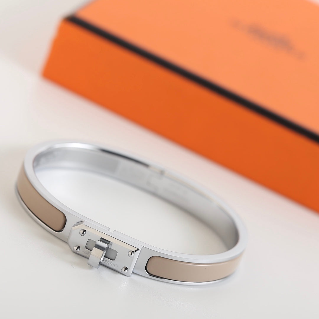 ??MIRA?¡¥HM KELLY GREY BRACELET