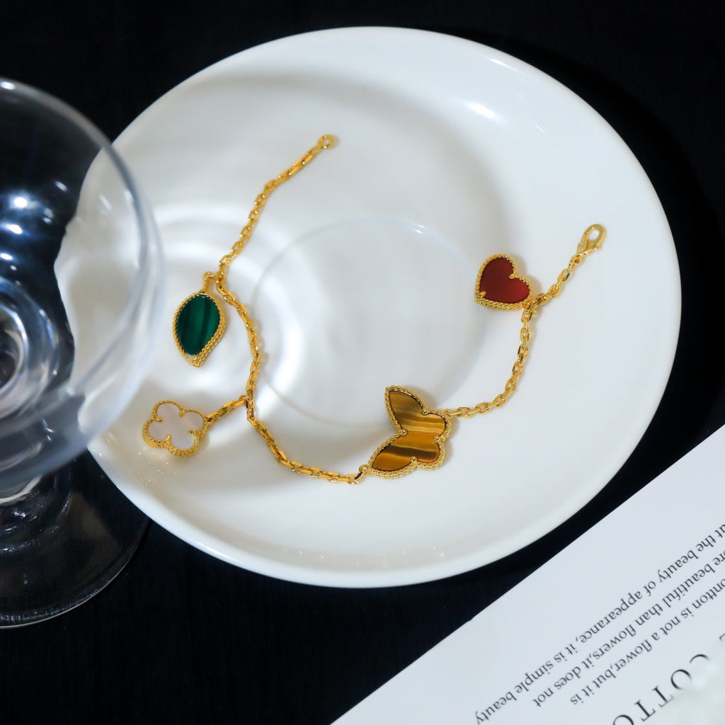 ??MIRA?¡¥LUCKY SPRING 5 MOTIF GOLD BRACELET