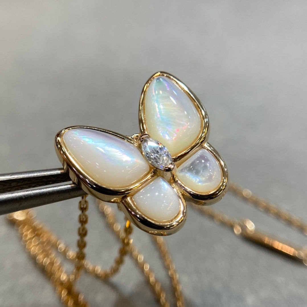 ??MIRA?¡¥BUTTERFLY MOP DIAMOND NECKLACE