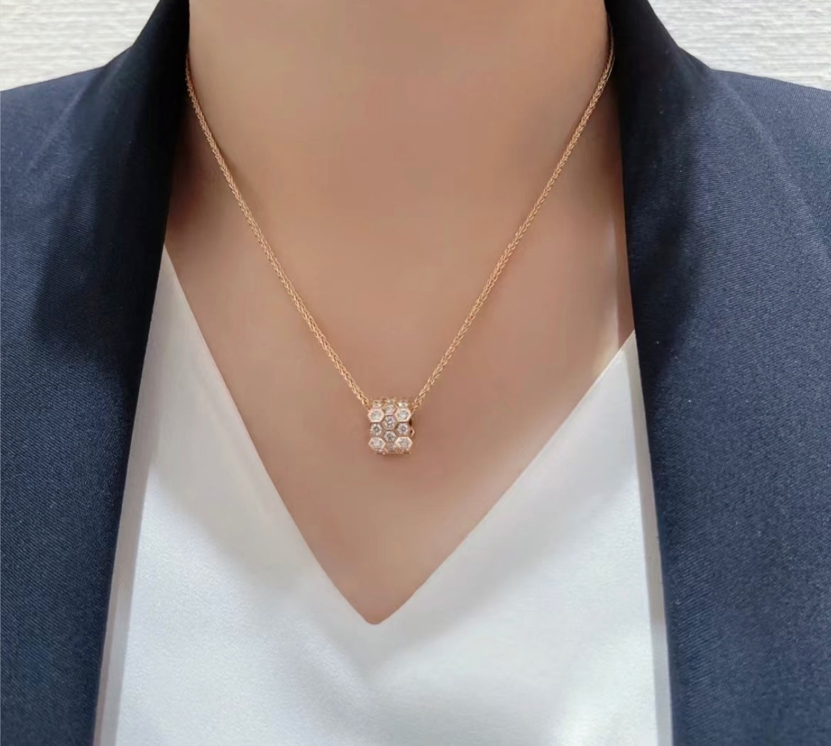 ??MIRA?¡¥BEE LOVE DIAMOND PAVED 3 ROW NECKLACE