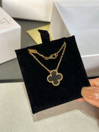 ??MIRA?¡¥CLOVER ROCK CRYSTAL ROSE GOLD NECKLACE
