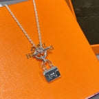 ??MIRA?¡¥CONSTANCE PEDANT SILVER NECKLACE