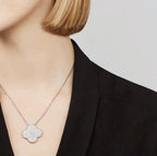 ??MIRA?¡¥CLOVER 25MM LARGE PENDANT DIAMOND PAVED SILVER NECKLACE