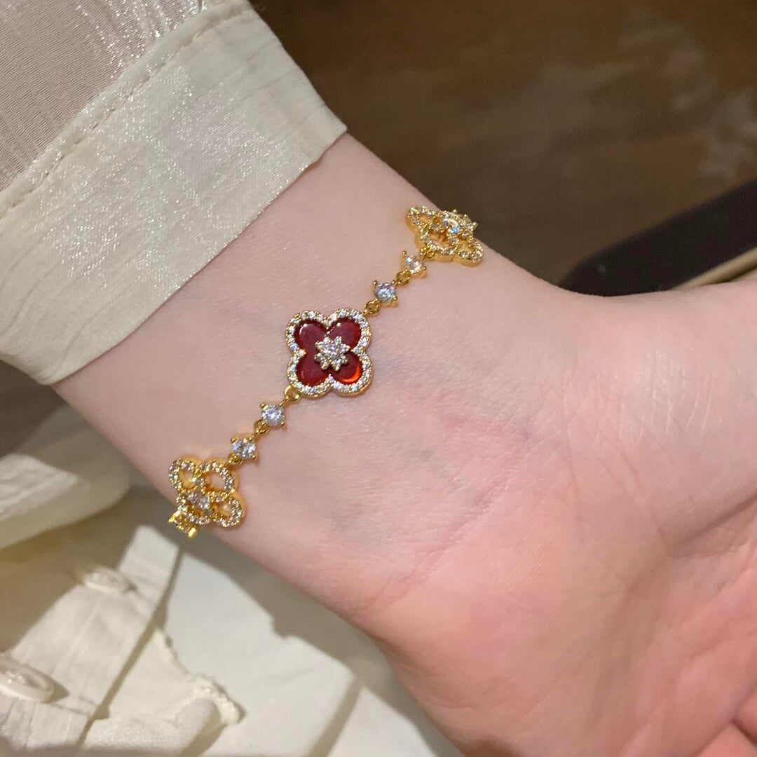 ??MIRA?¡¥CLOVER 5 MOTIF PINK BLUE RED WHITE BRACELET