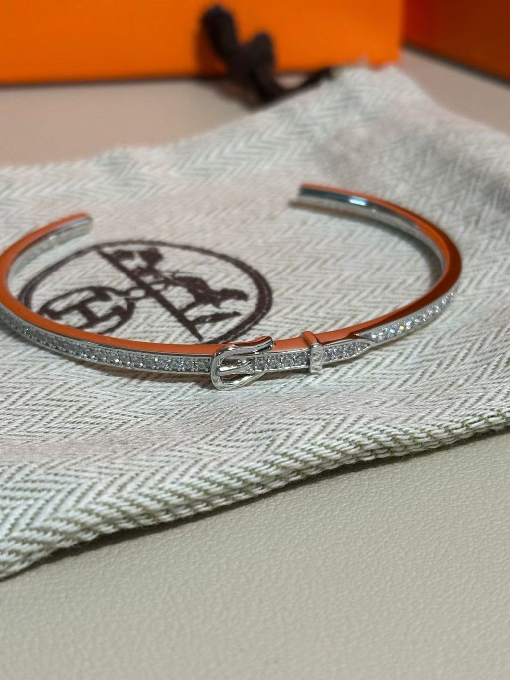 [MIRA] DIAMOND-ENCRUSTED BRACELET THREE COLORS