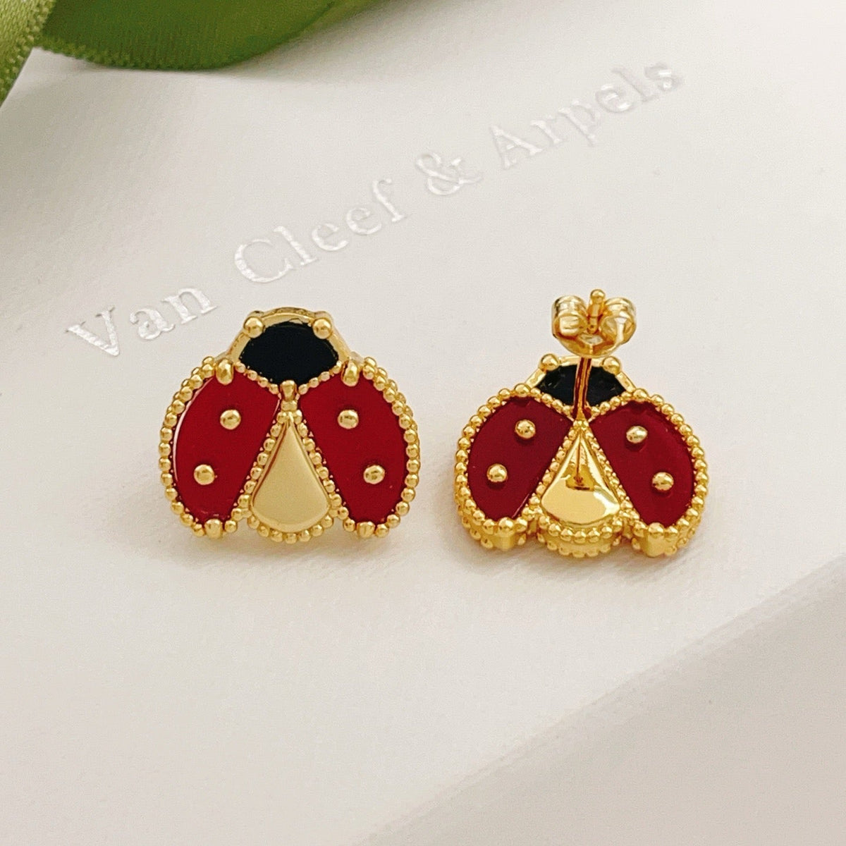 ??MIRA?¡¥LUCKY LADYBUG EARRINGS