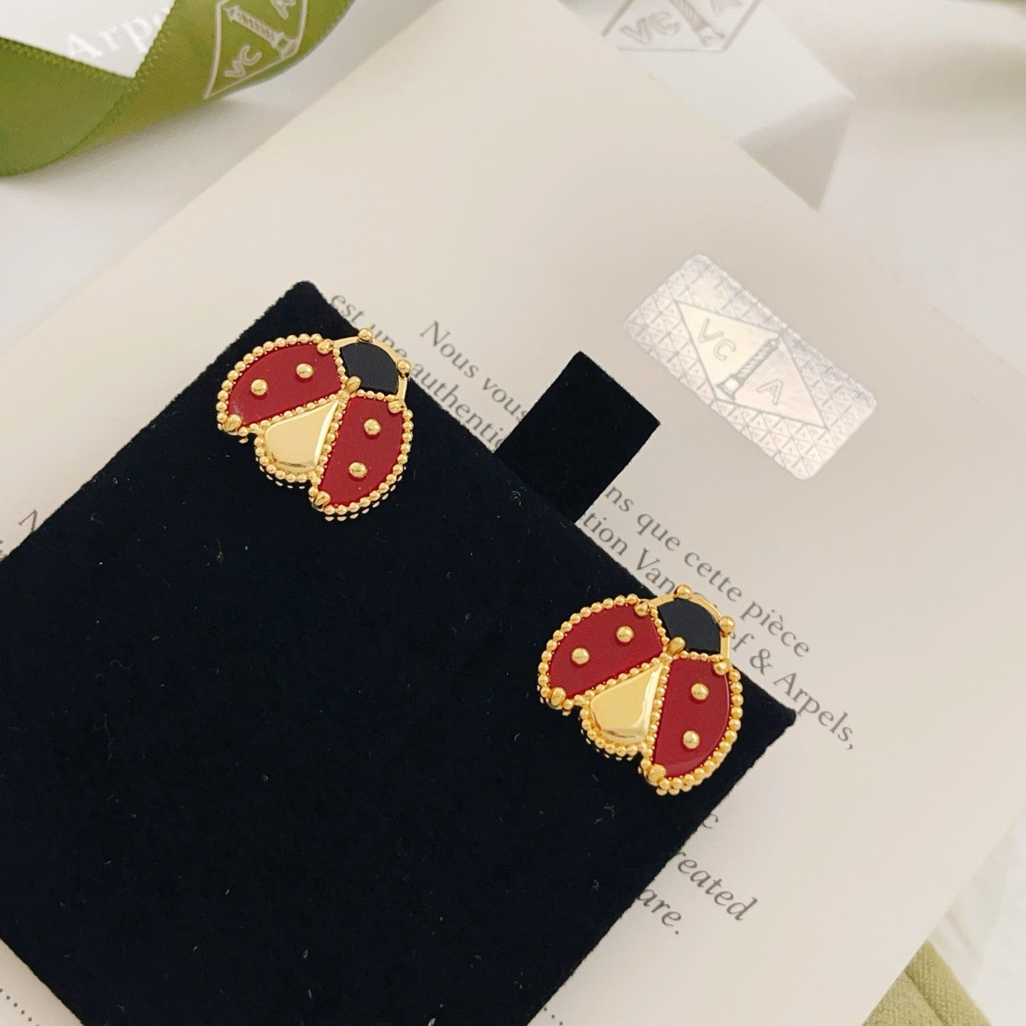 ??MIRA?¡¥LUCKY LADYBUG EARRINGS