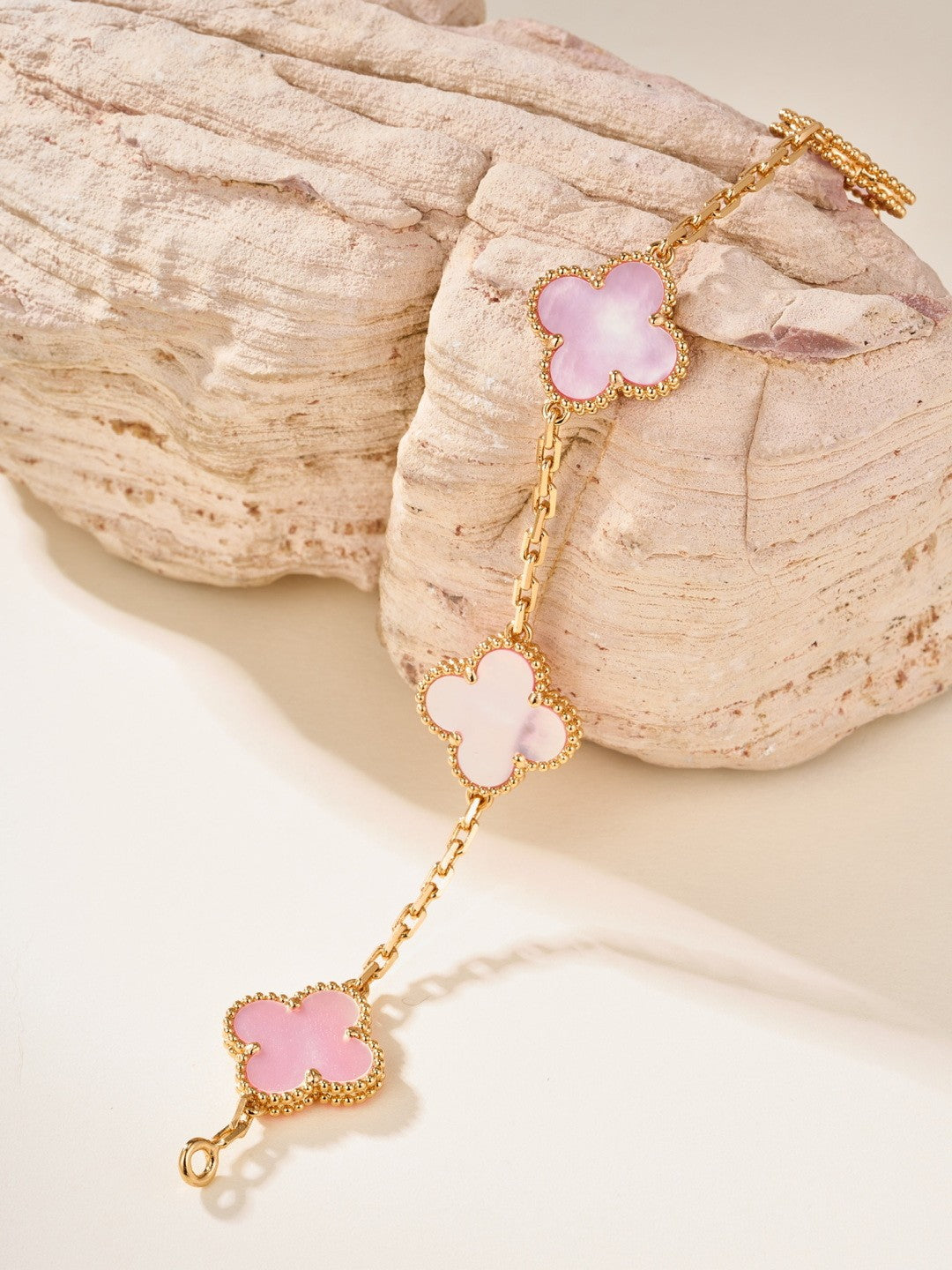 [MIRA]New  CLOVER 5 MOTIFS  PINK MOP BRACELET COLLECTION
