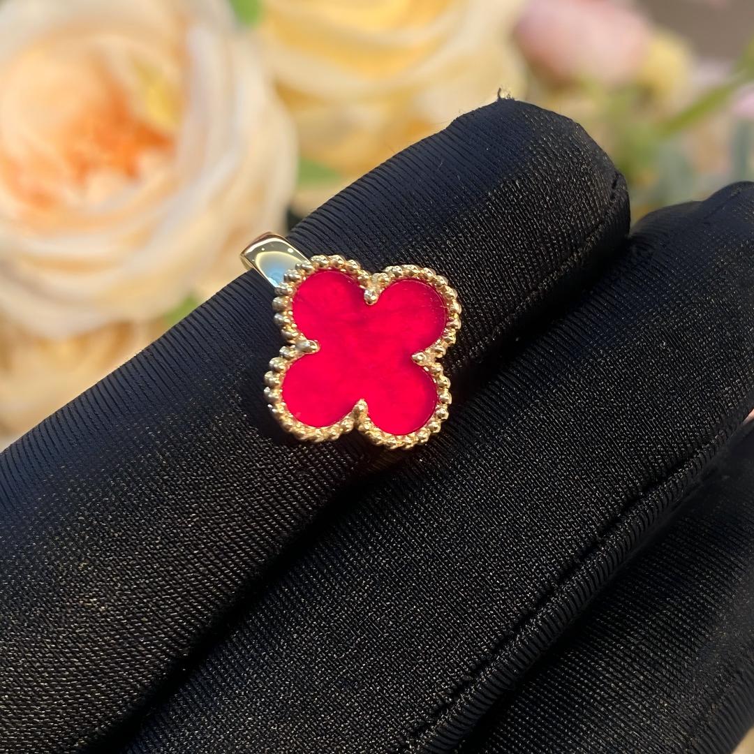 [MIRA] NEW CLOVER PINK ENAMEL RINGS