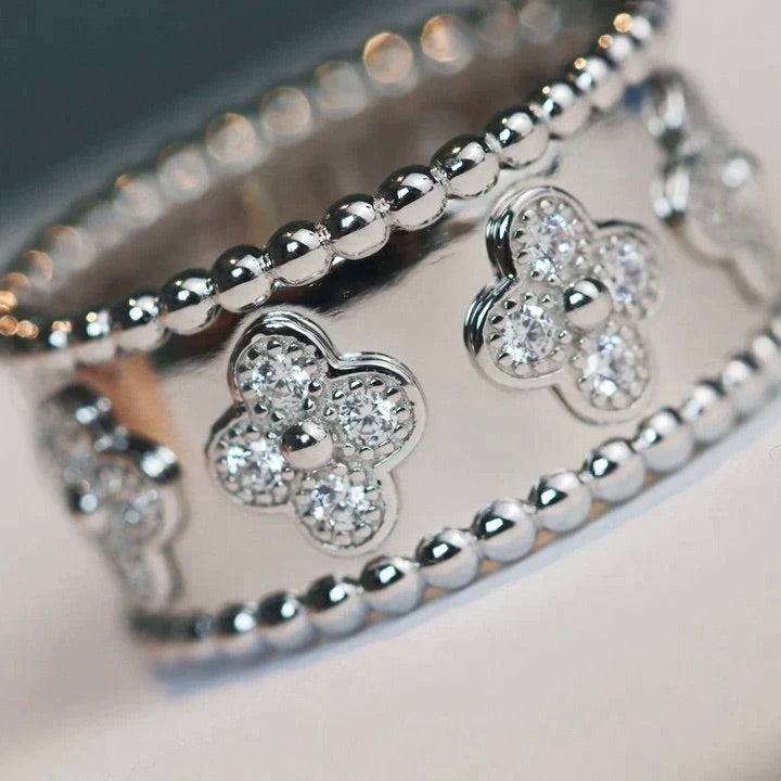 ??MIRA?¡¥CLOVER KALEIDOSCOPE RING 10MM