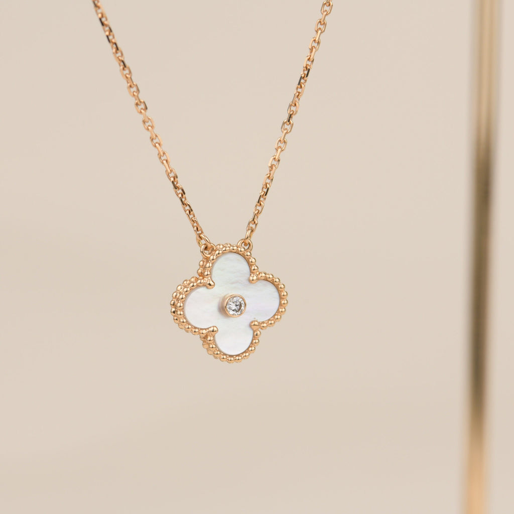 ??MIRA?¡¥CLOVER 15MM DIAMOND WHITE FRITILLARIA NECKLACE