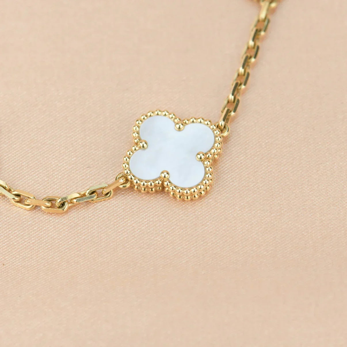 [MIRA]New CLOVER WHITE PEARL MOP 5 MOTIF BRACELET COLLECTION