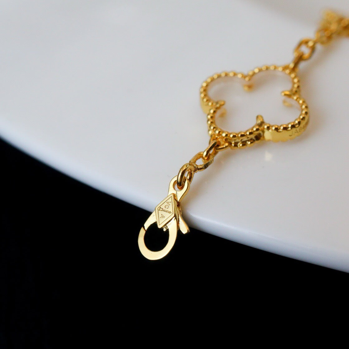 [MIRA]New CLOVER 5 MOTIF ROCK CRYSTAL BRACELET