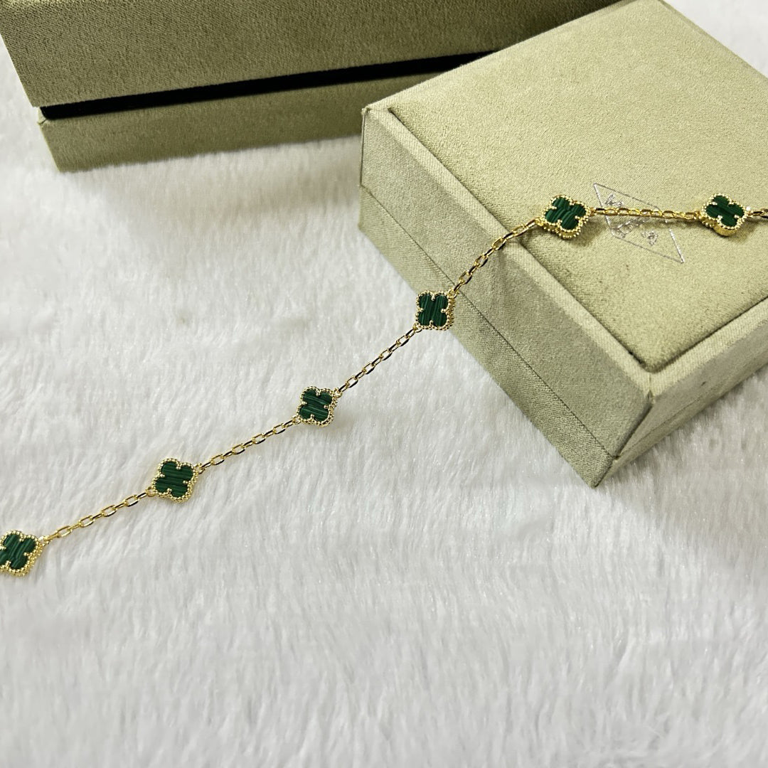 [??MIRA?¡¥]CLOVER 6 MOTIF MALACHITE BRACELET